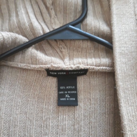 Vintage NY & Company Button Cardigan - Picture 4 of 6
